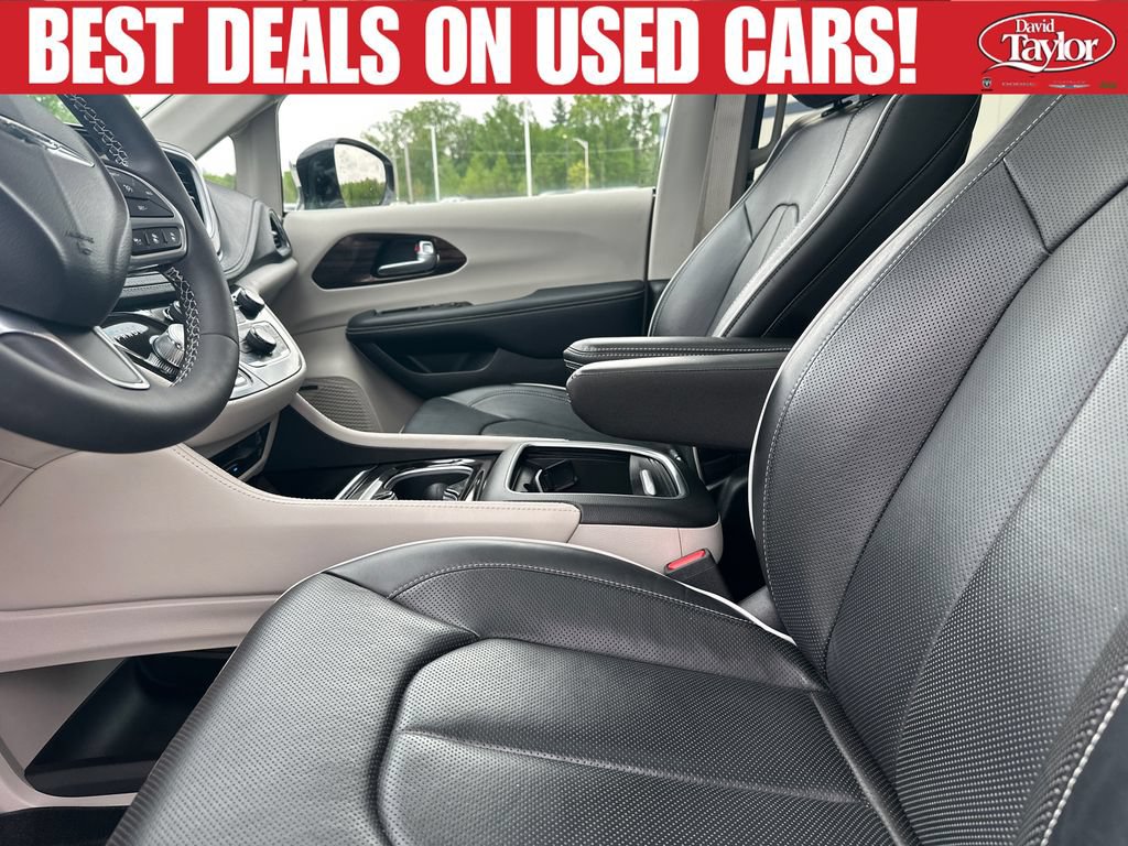 Used 2023 Chrysler Pacifica Limited w/ Uconnect Theater Family Group AWD/4WD image 10