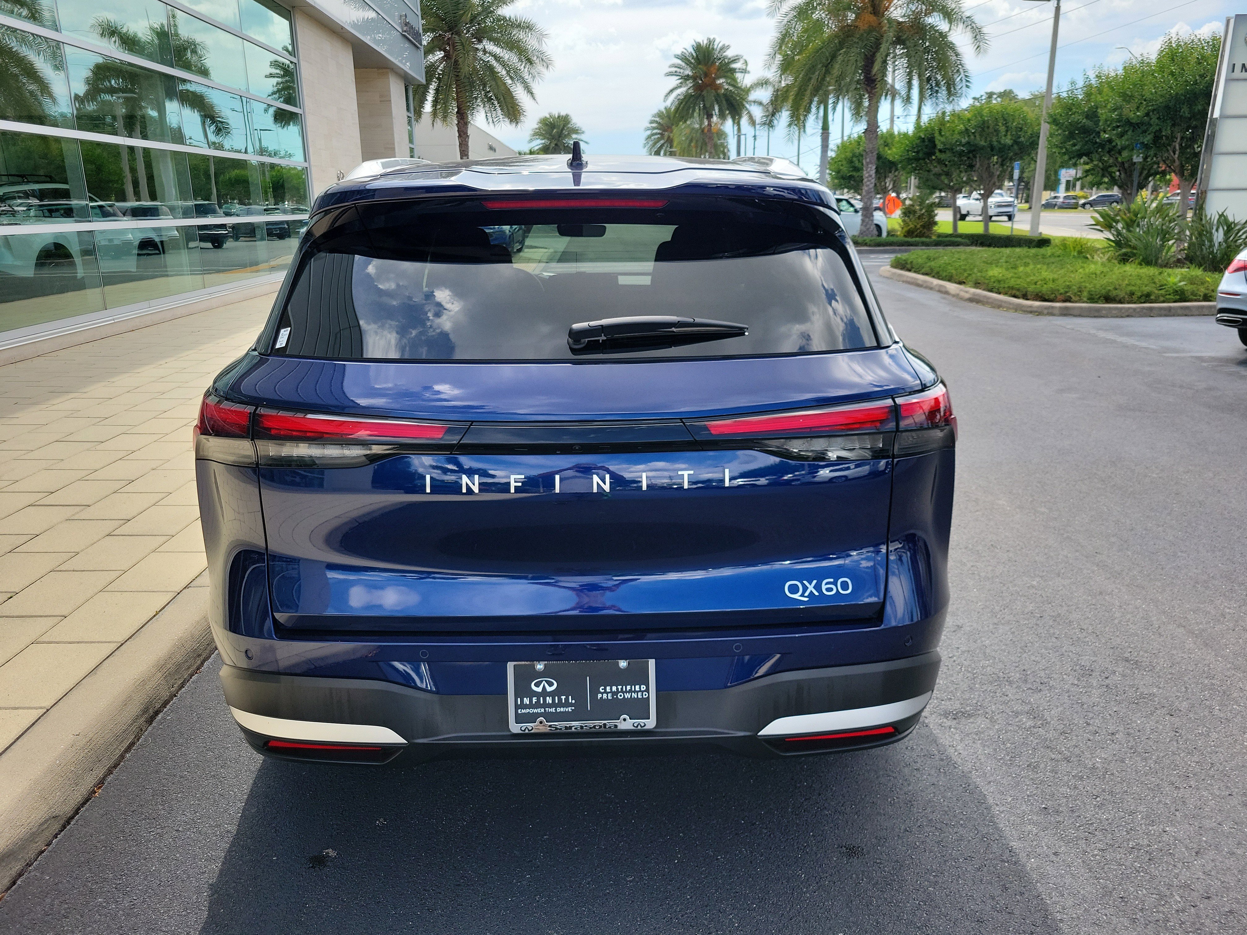 Certified 2026 INFINITI QX60 Luxe w/ Cargo Package FWD image 5