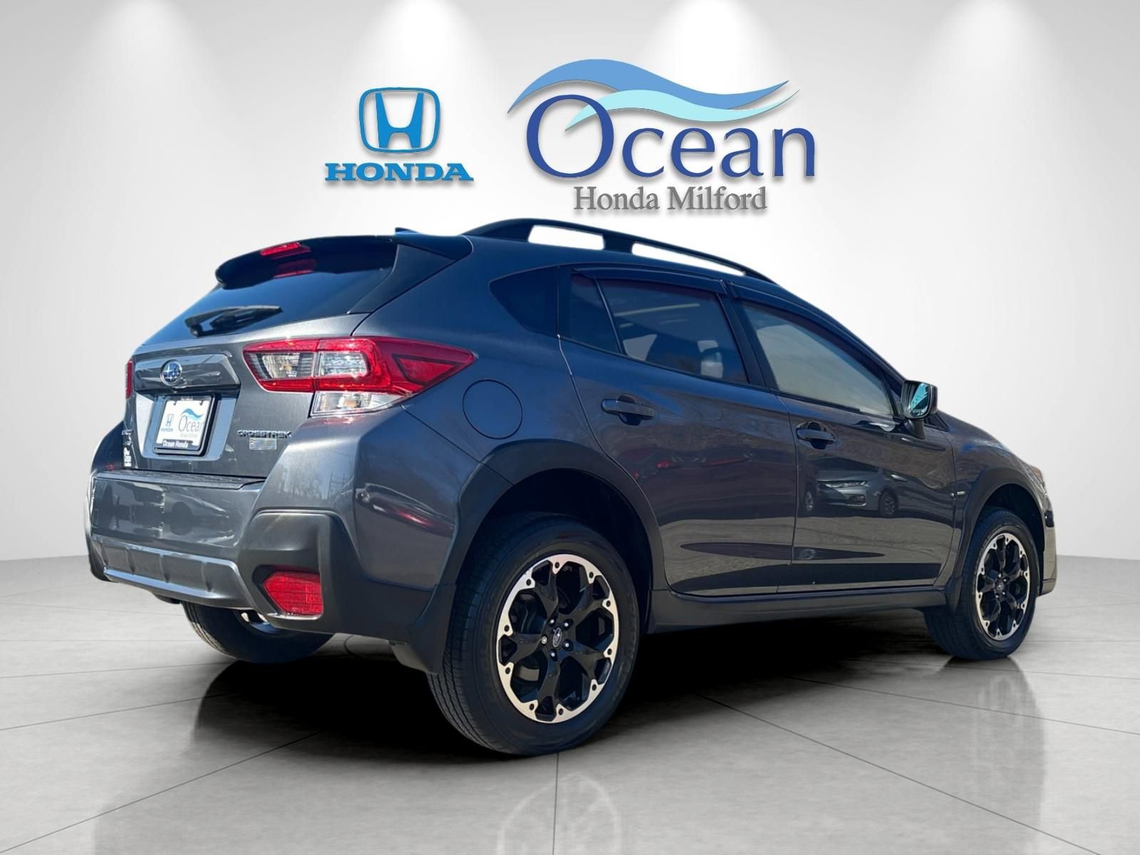 Used 2021 Subaru Crosstrek 2.0i Premium w/ Moonroof Package AWD/4WD image 3