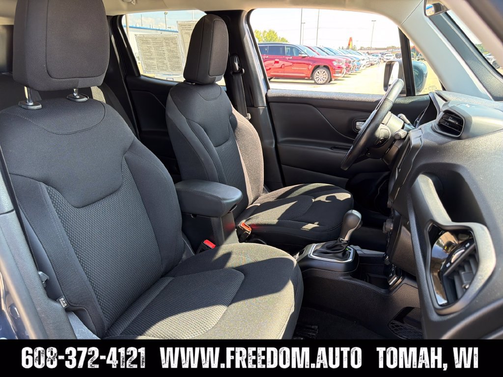 Used 2020 Jeep Renegade Altitude AWD/4WD image 34