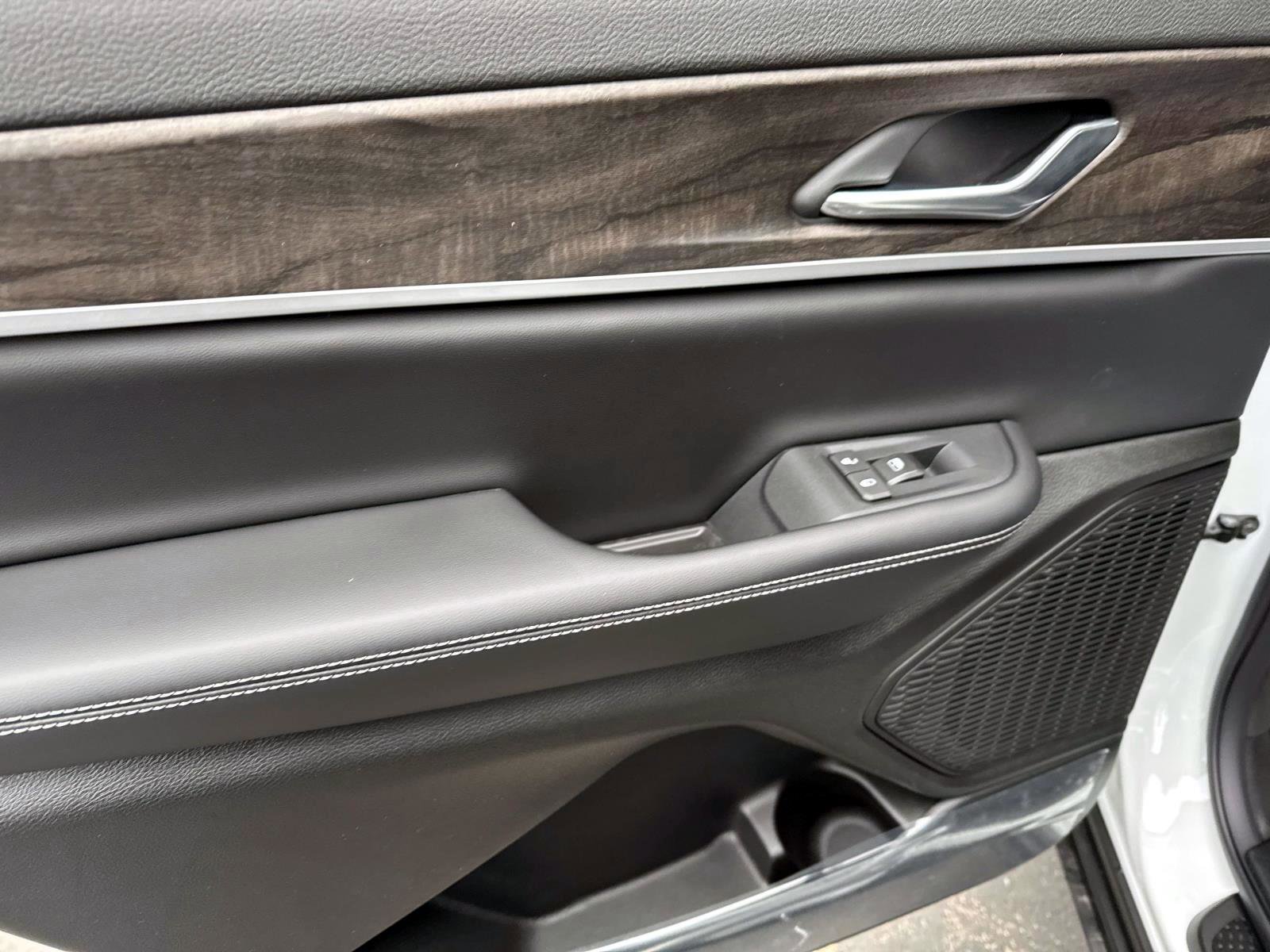 New 2026 Jeep Grand Cherokee L 4WD image 7