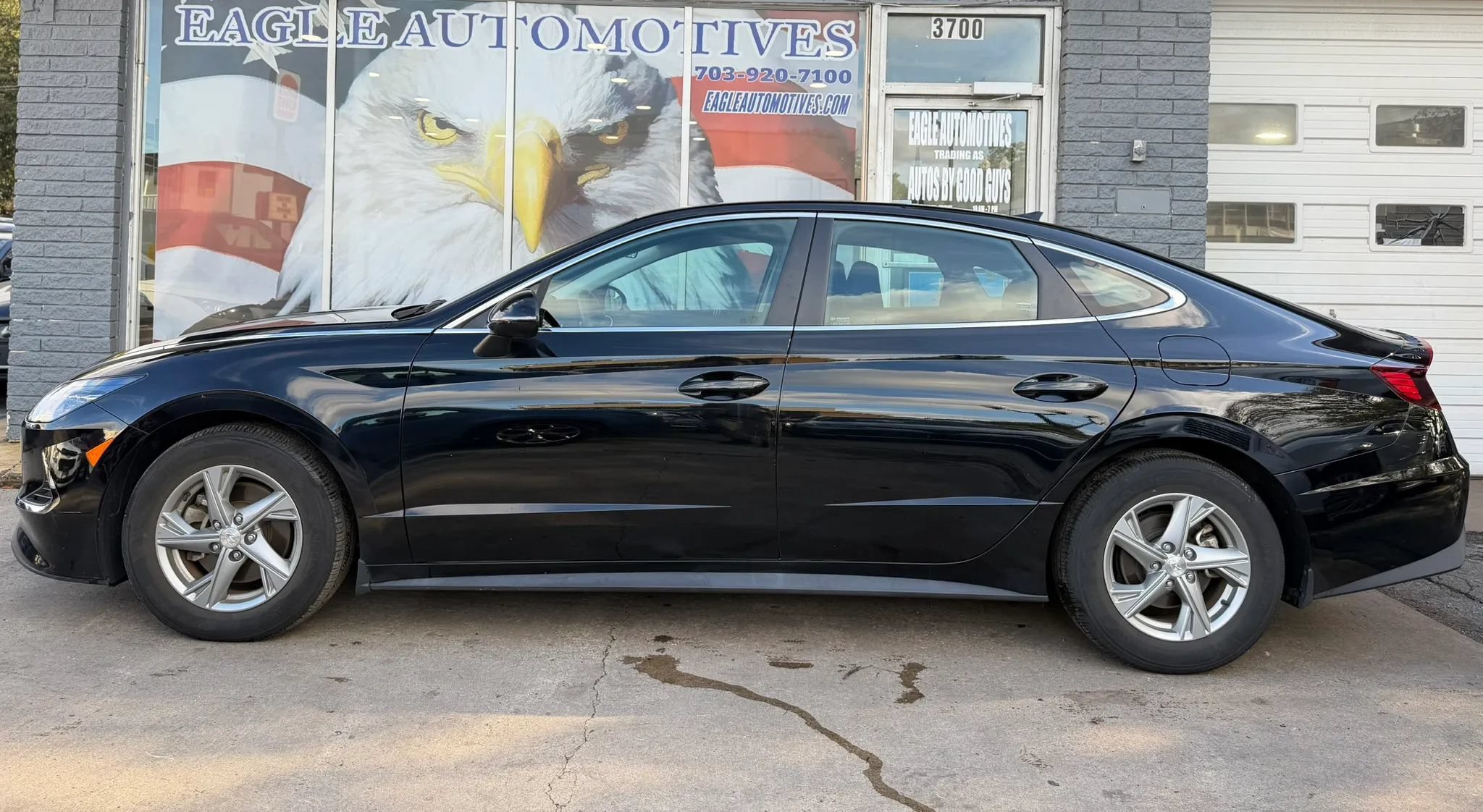 Used 2023 Hyundai Sonata SE w/ Preferred Accessory Package FWD image 3