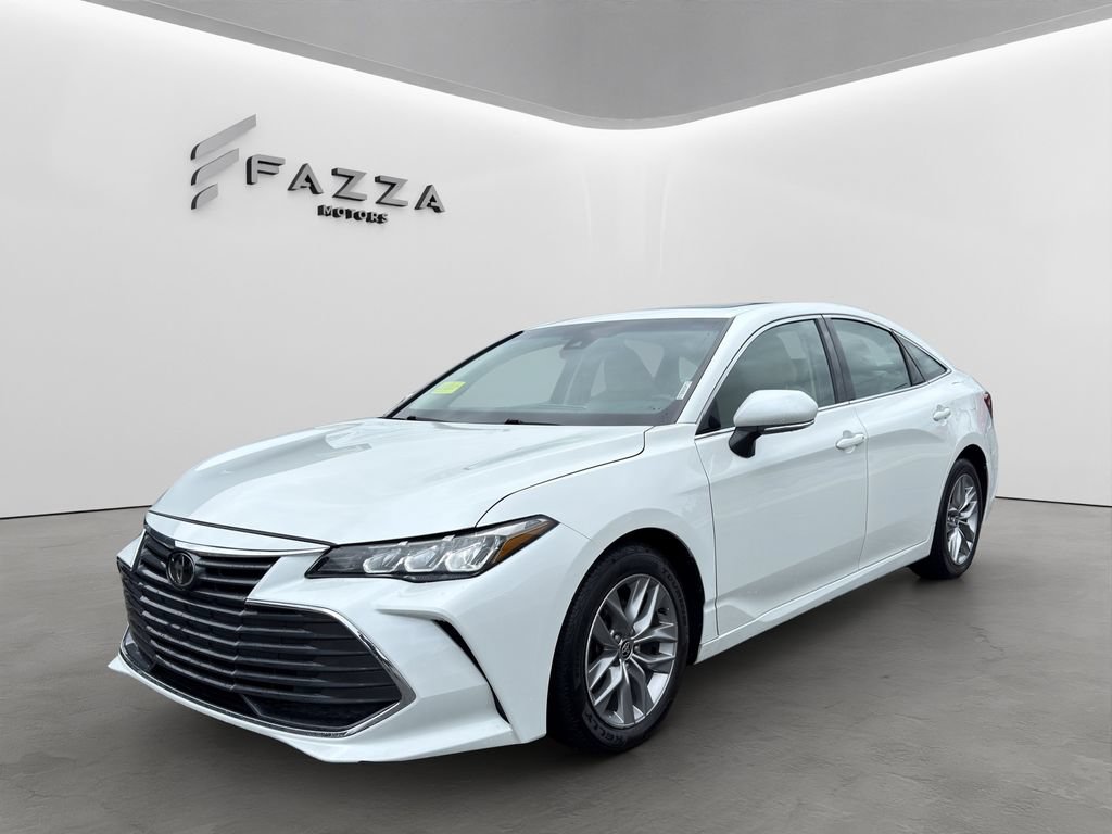 Used 2022 Toyota Avalon XLE w/ Moonroof Package FWD image 1