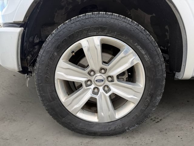Used 2015 Ford F150 Platinum w/ Equipment Group 701A Luxury AWD/4WD image 14
