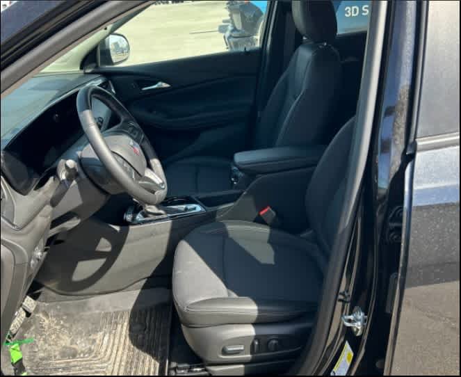 Used 2025 Buick Encore GX Preferred w/ Comfort Package AWD/4WD image 4