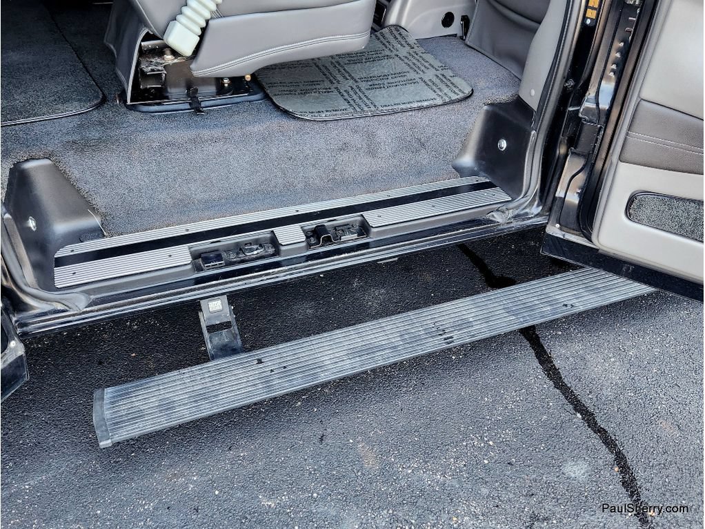 Used 2019 Chevrolet Express 2500 w/ Enhanced Convenience Package RWD image 15