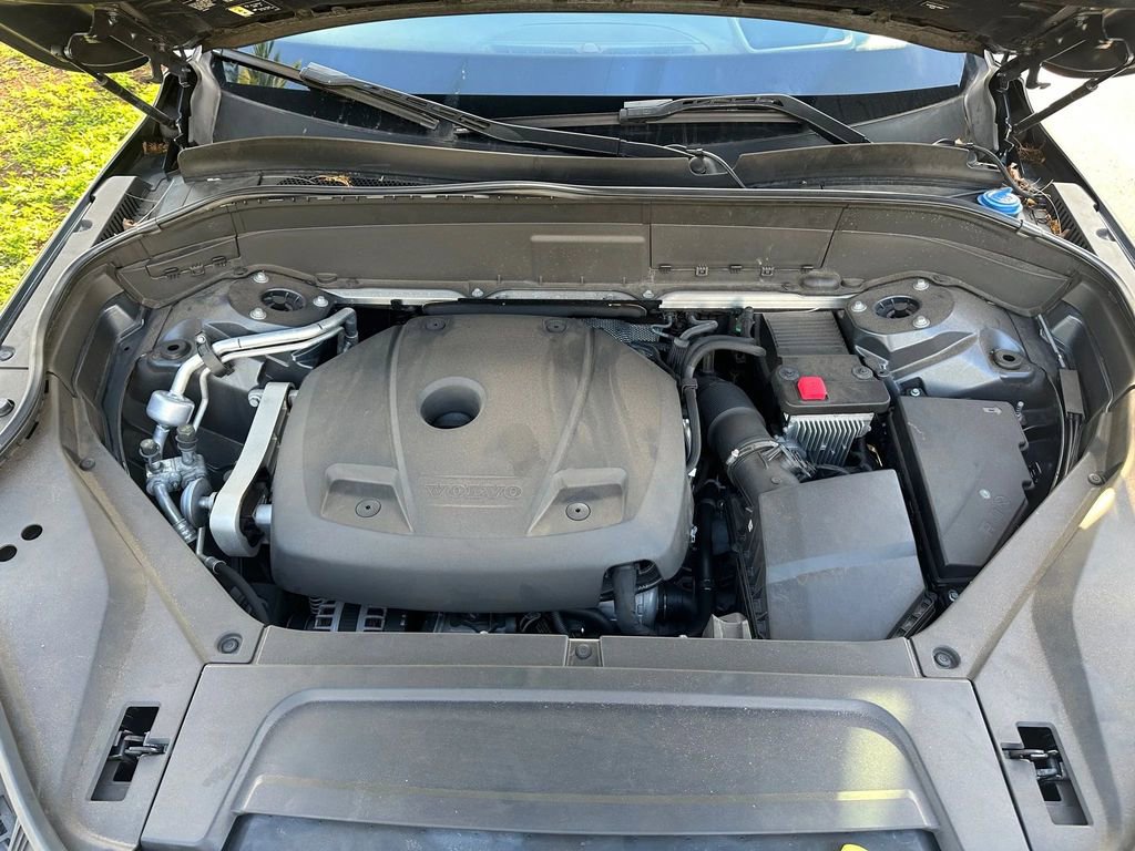 Used 2020 Volvo XC90 T5 Momentum w/ Protection Package Premier image 22