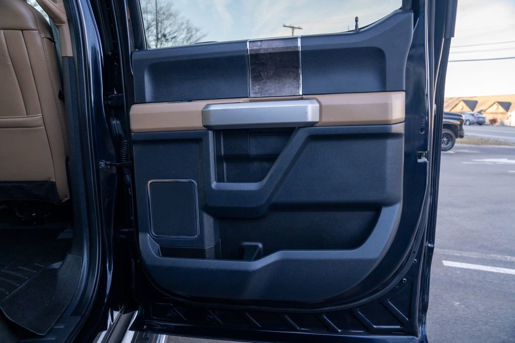 Used 2022 Ford F250 Lariat w/ Chrome Package image 13