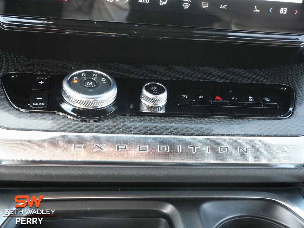 New 2025 Ford Expedition Max Platinum w/ Stealth Appearance Package image 24