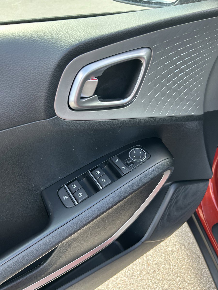 Used 2024 Kia Soul LX w/ Option Group 015 FWD image 13
