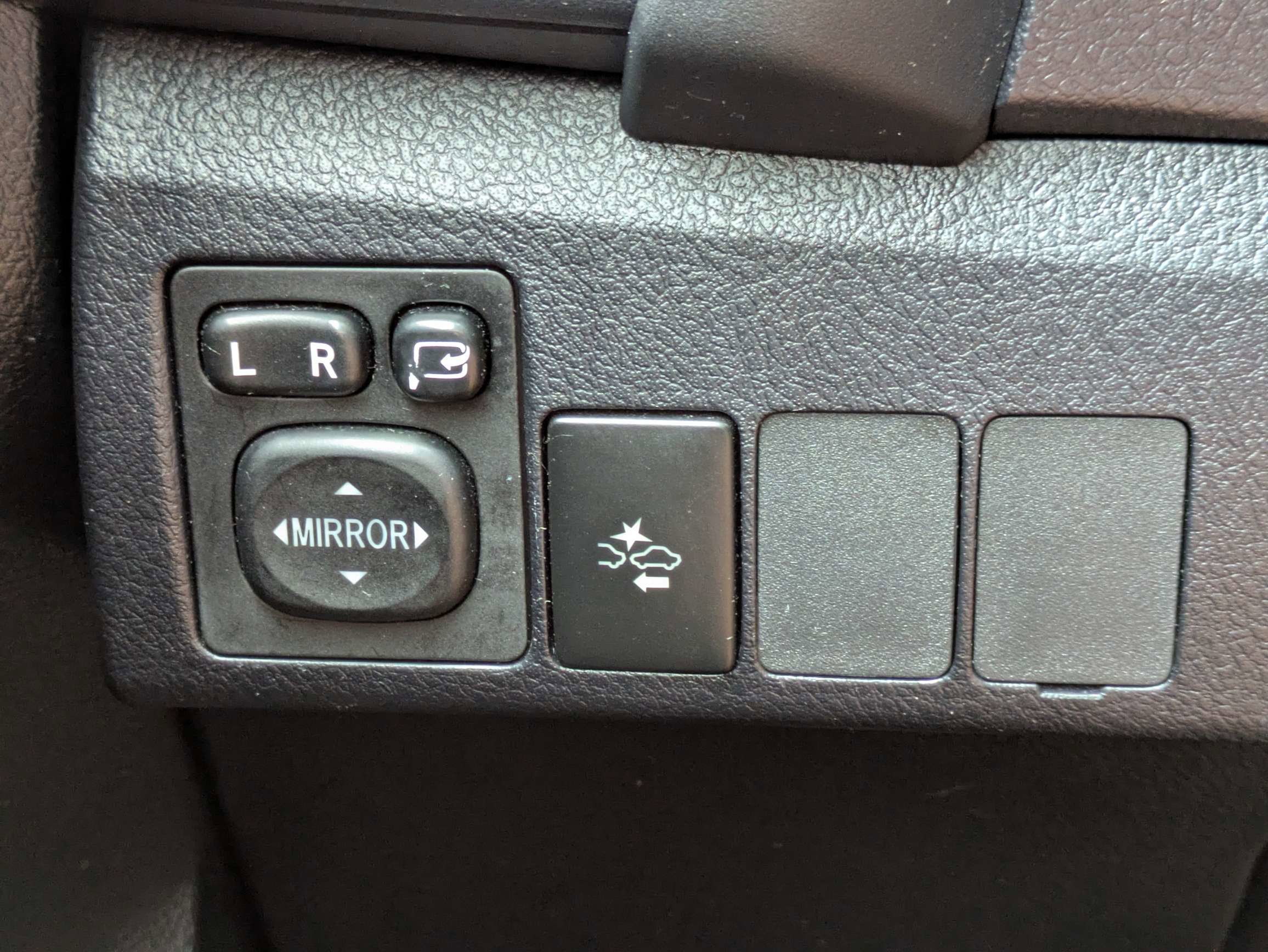 Used 2017 Toyota Corolla iM w/ All-Weather Mat Package FWD image 28