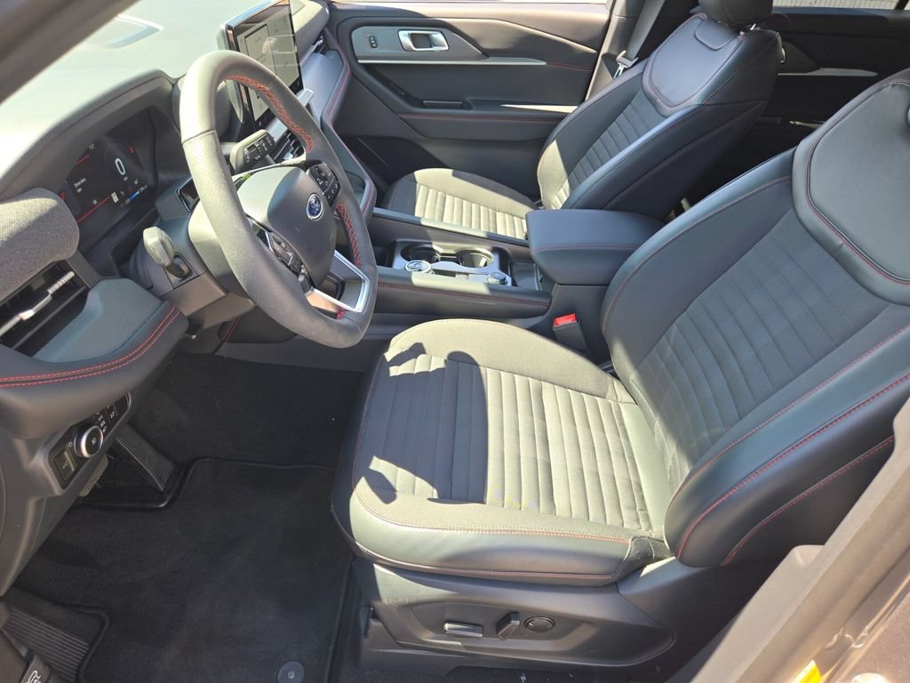 New 2026 Ford Explorer ST-Line w/ ST-Line Street Pack RWD image 9