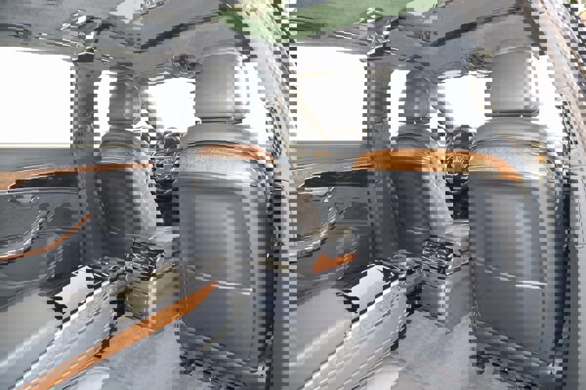 Used 2020 Audi A8 L 4.0T w/ Sport Plus Package image 15