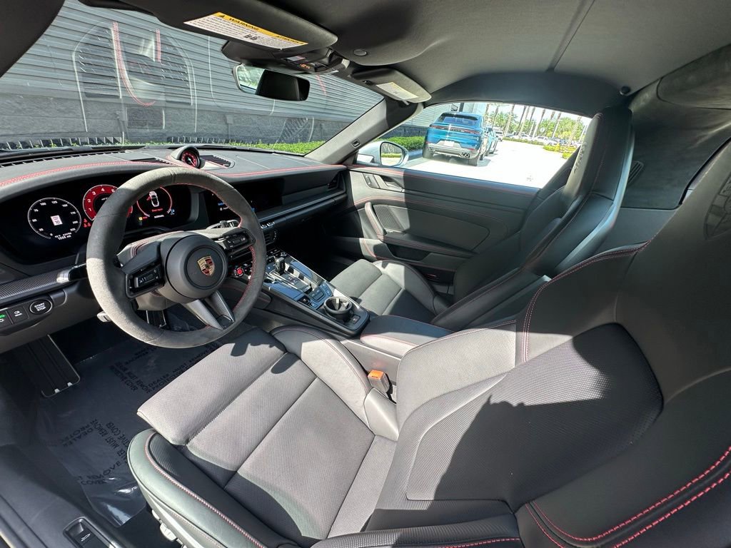 Certified 2025 Porsche 911 Targa 4 GTS AWD/4WD image 4