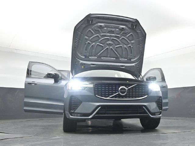 Used 2024 Volvo XC60 B5 Core w/ Protection Package Premier AWD/4WD image 51
