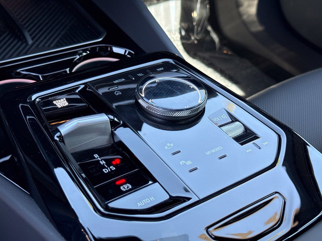 Used 2026 BMW 530i w/ M Sport Package RWD image 60
