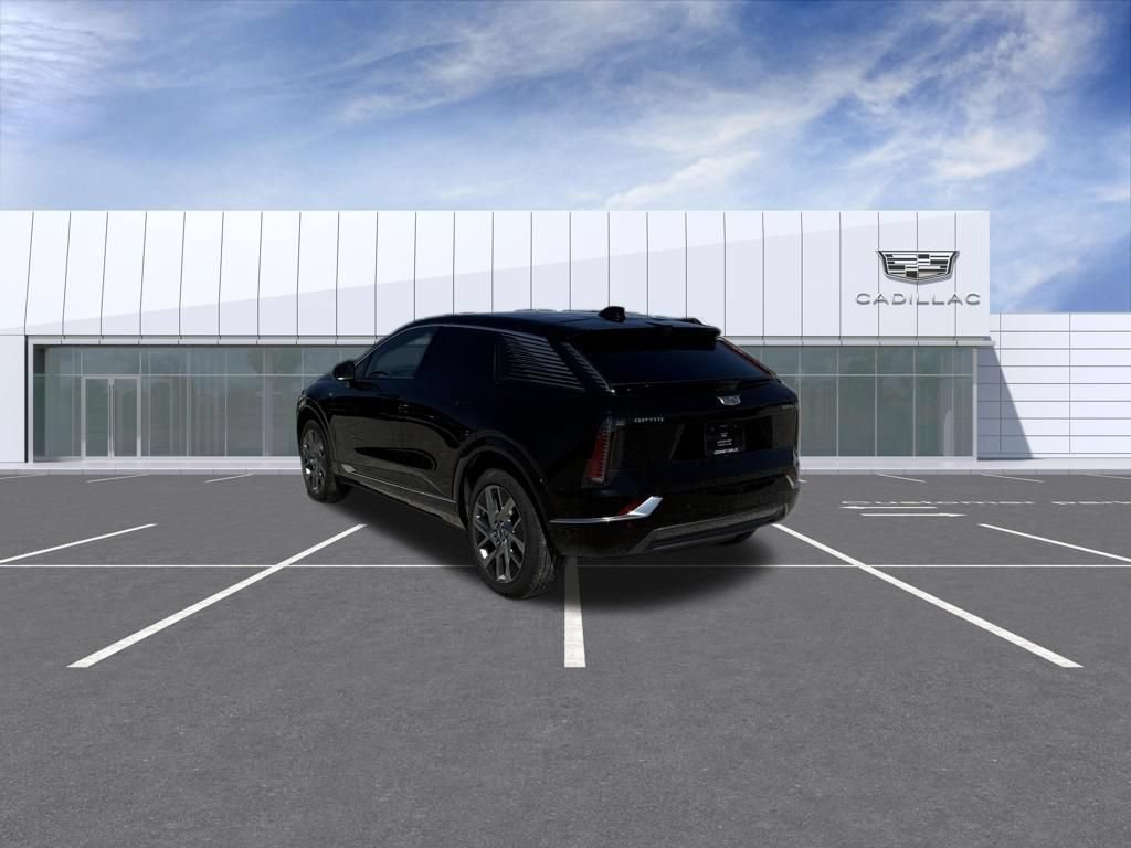 Certified 2025 Cadillac Optiq Luxury 2 w/ LPO, Floor Liner Package AWD/4WD image 4
