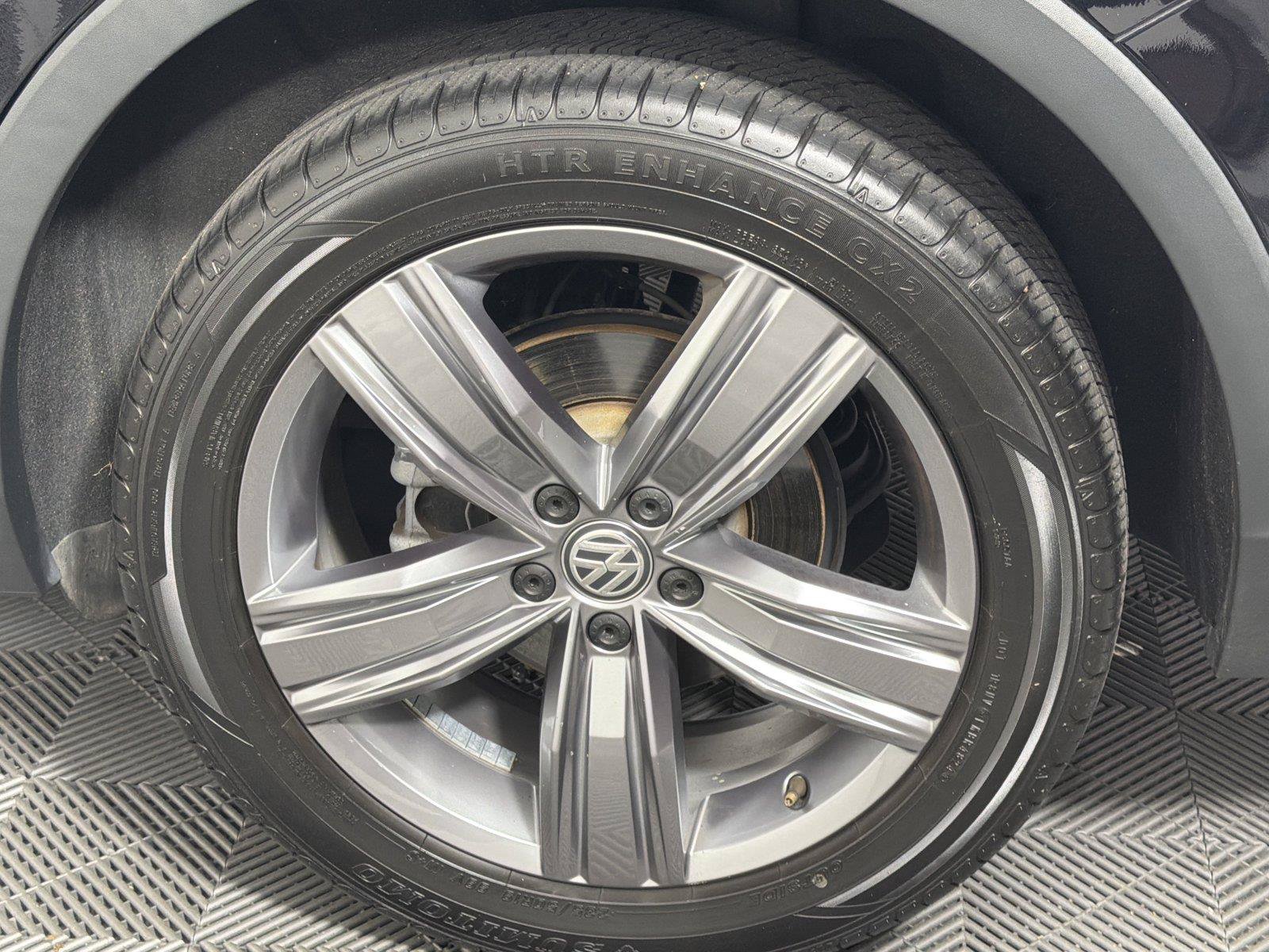 Used 2021 Volkswagen Tiguan SEL AWD/4WD image 19