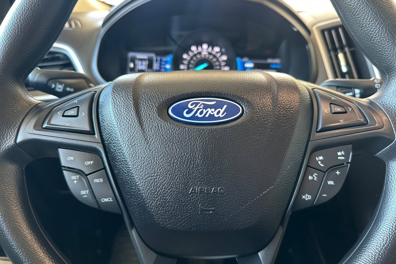 Used 2024 Ford Edge SE image 23