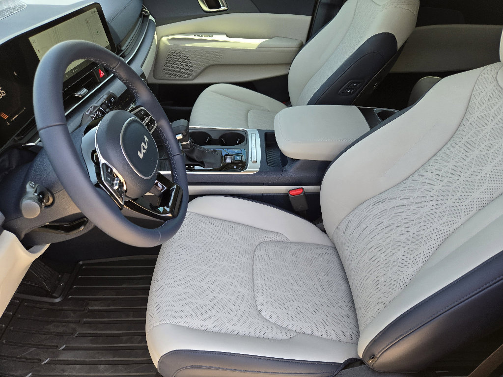 New 2026 Kia Carnival EX image 9