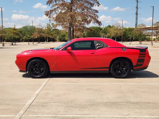 Used 2018 Dodge Challenger SXT RWD image 4