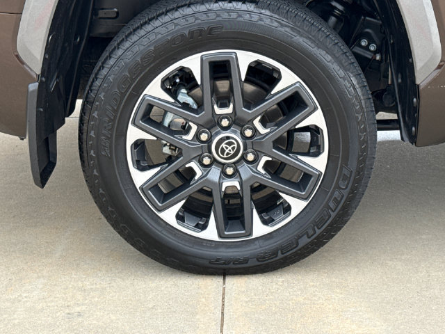 Used 2024 Toyota Tundra Limited w/ Power Package AWD/4WD image 11