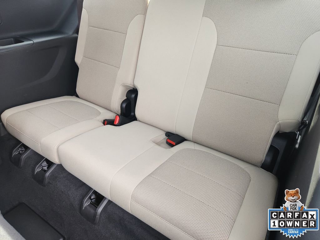 Used 2023 Chevrolet Traverse LS image 34