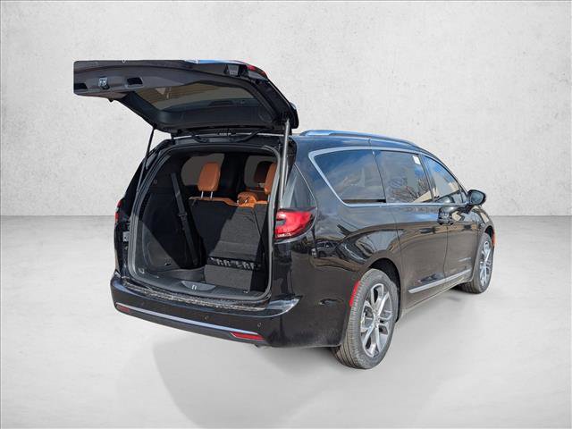 New 2026 Chrysler Pacifica Pinnacle image 2