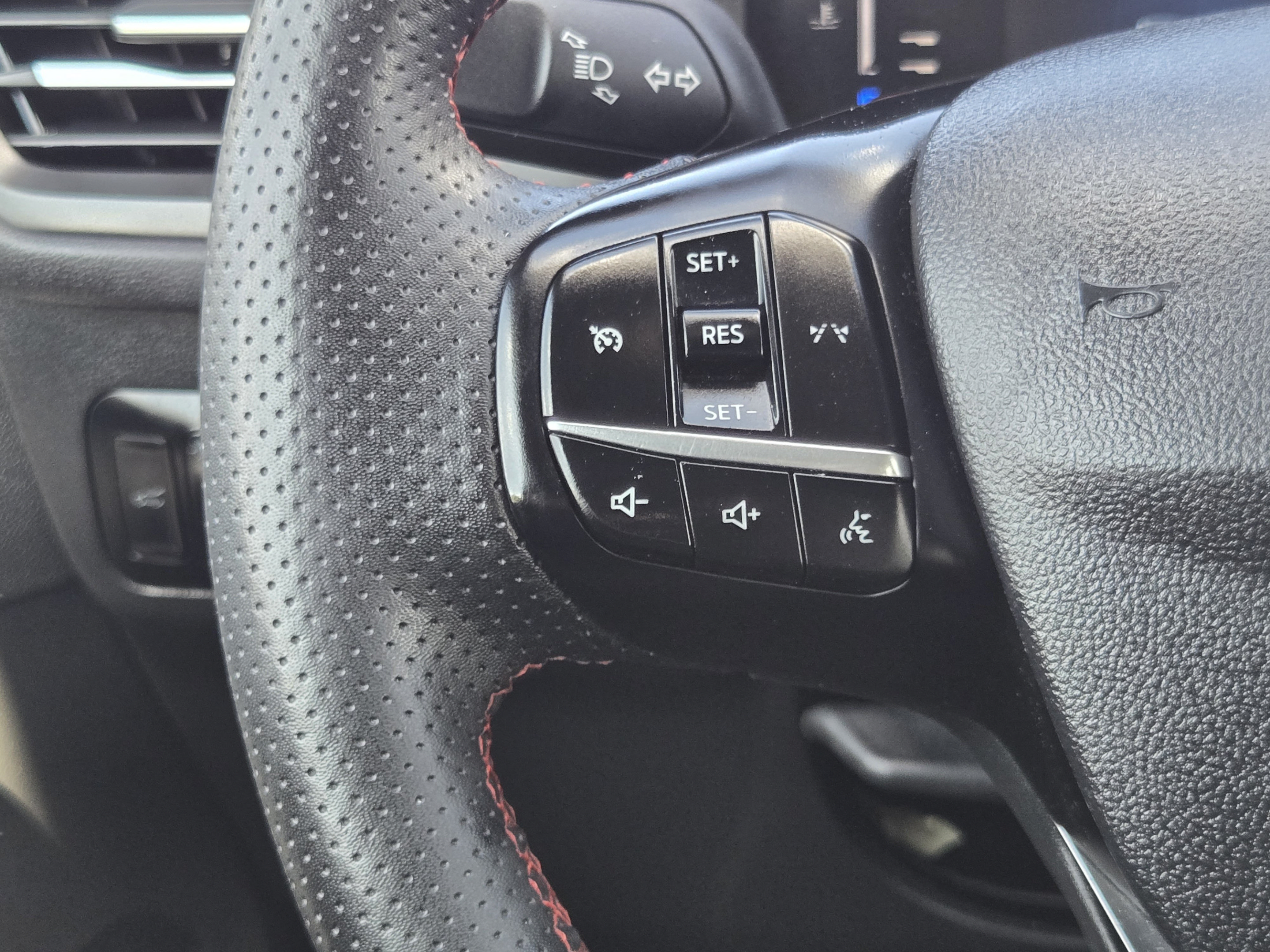 Used 2024 Ford Escape ST-Line AWD/4WD image 25