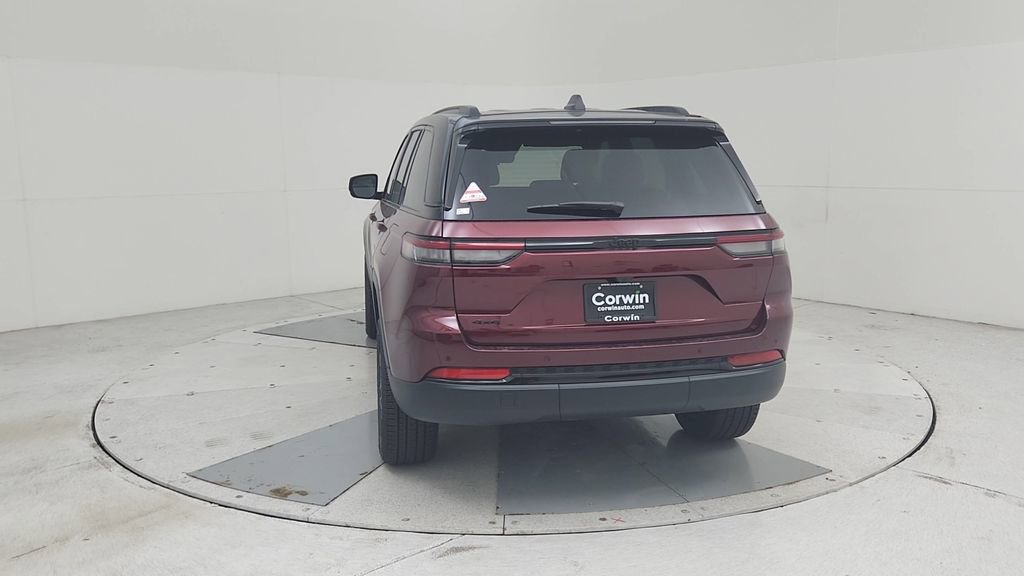 New 2025 Jeep Grand Cherokee Limited image 12