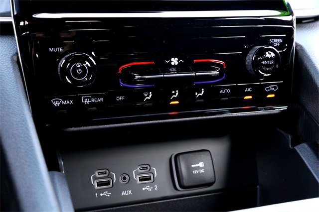 Used 2025 Jeep Grand Cherokee Laredo image 18