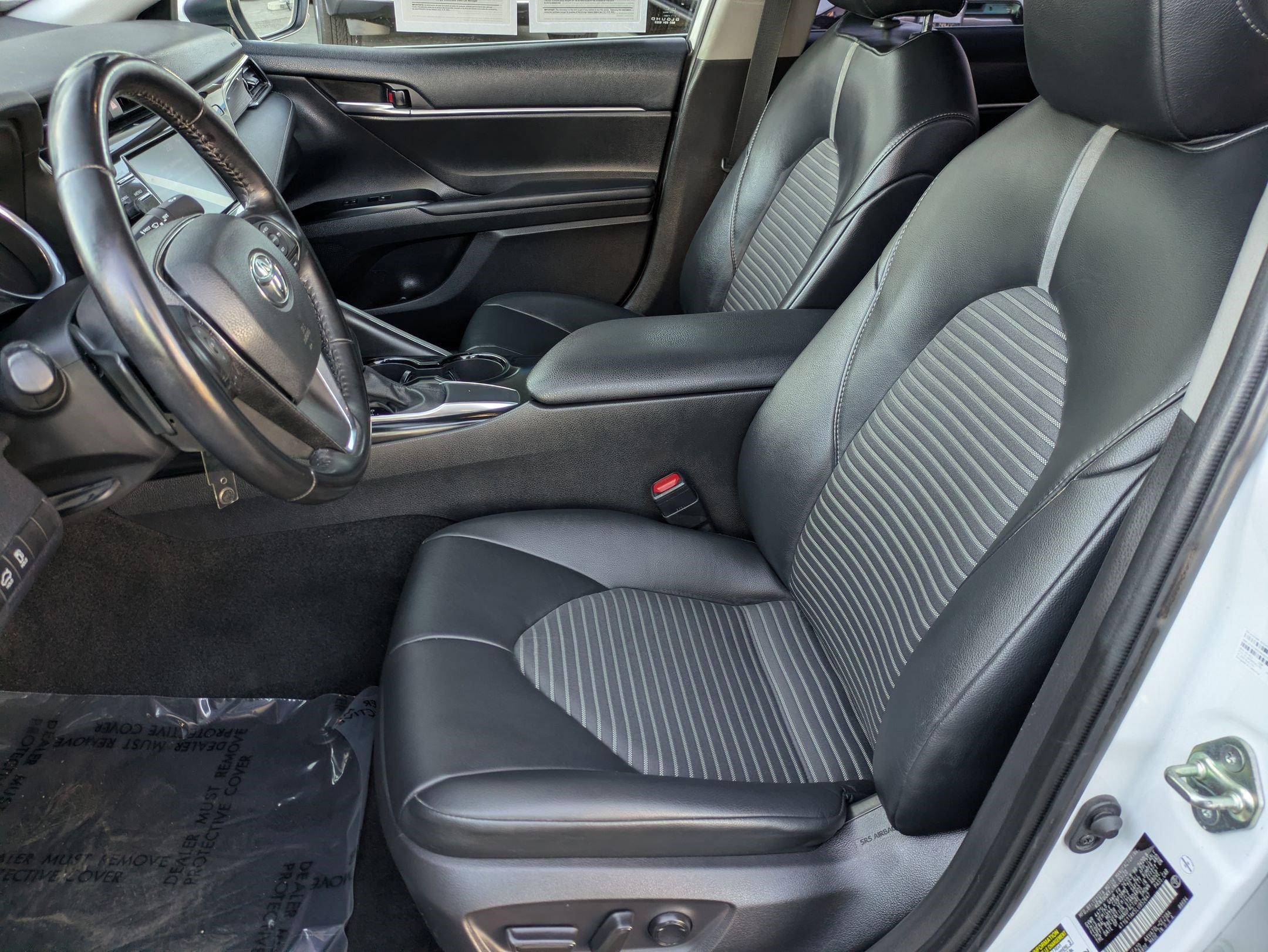 Used 2020 Toyota Camry SE image 21