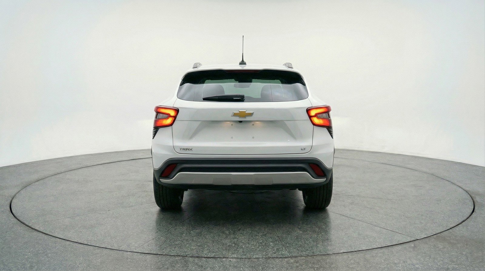 Used 2025 Chevrolet Trax LT image 7