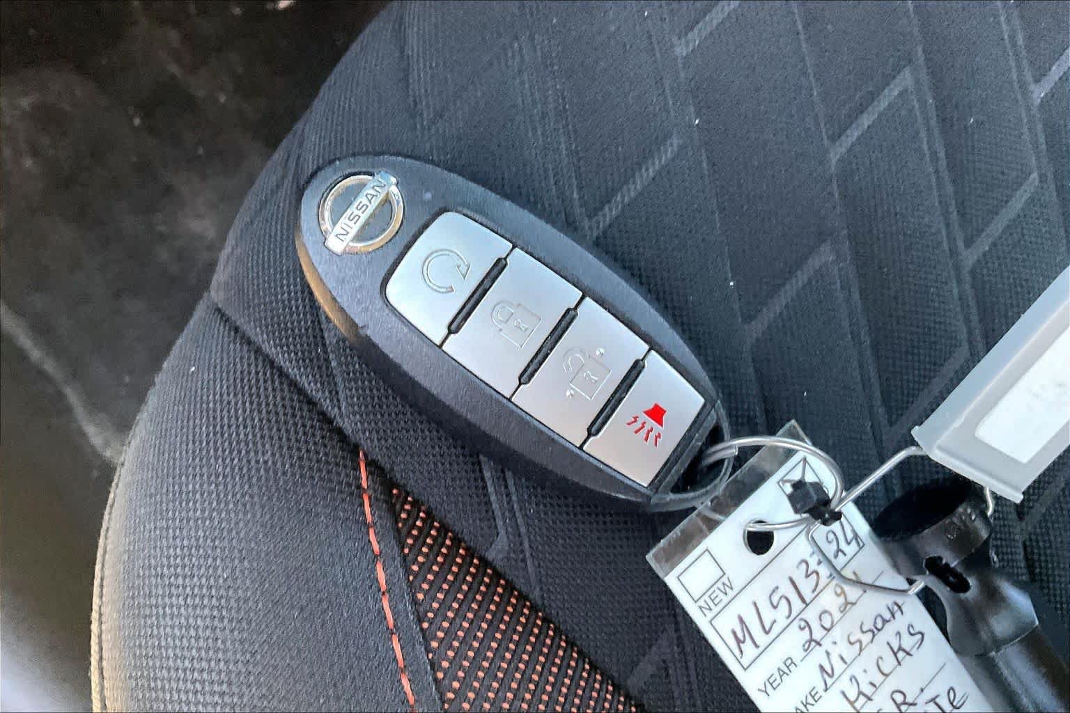 Used 2021 Nissan Kicks SR FWD image 11