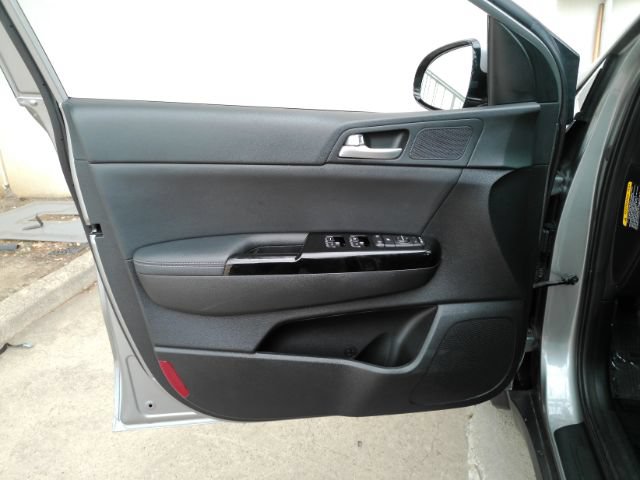 Used 2020 Kia Sportage EX FWD image 13