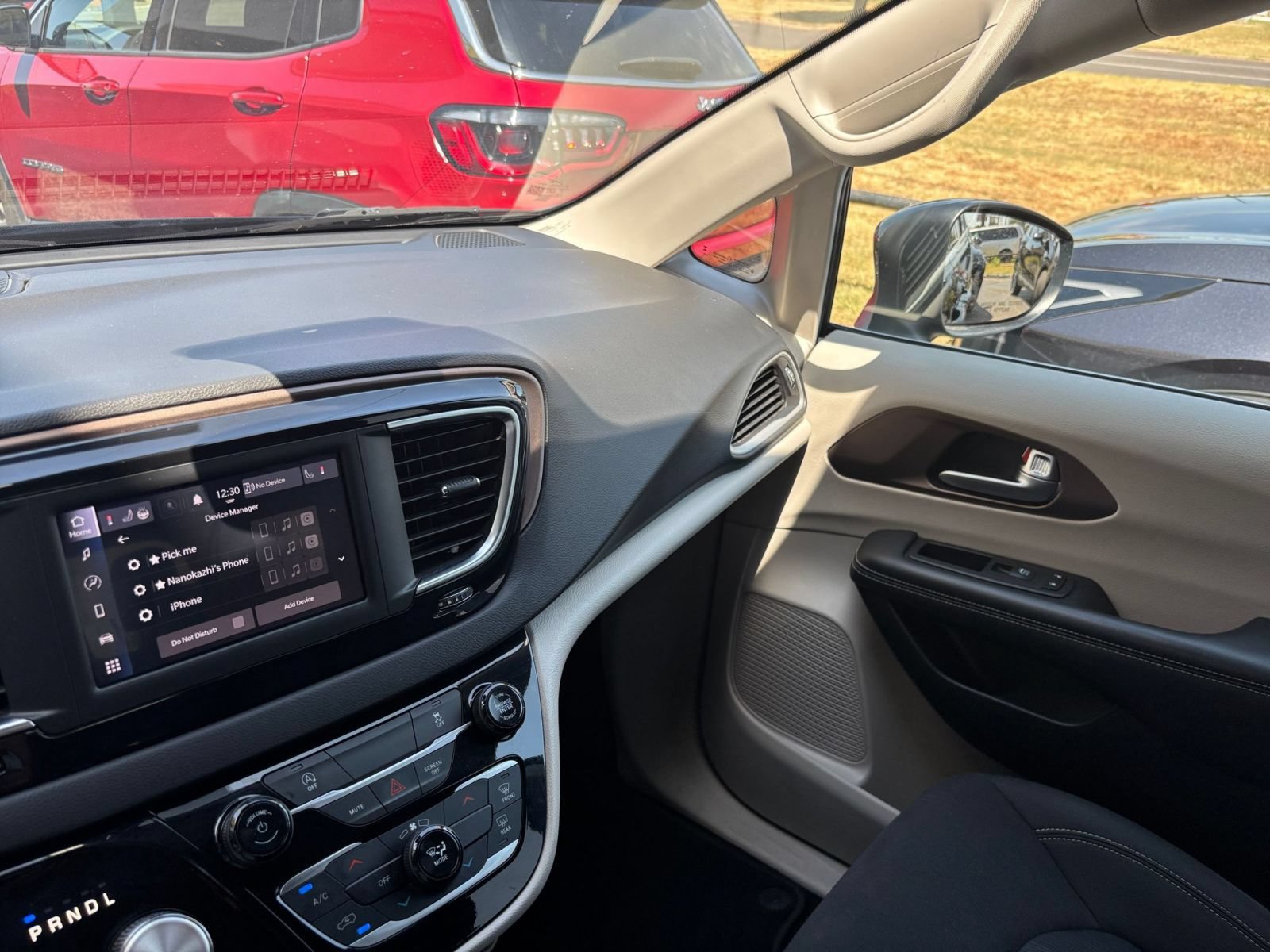 Used 2024 Chrysler Voyager LX FWD image 38