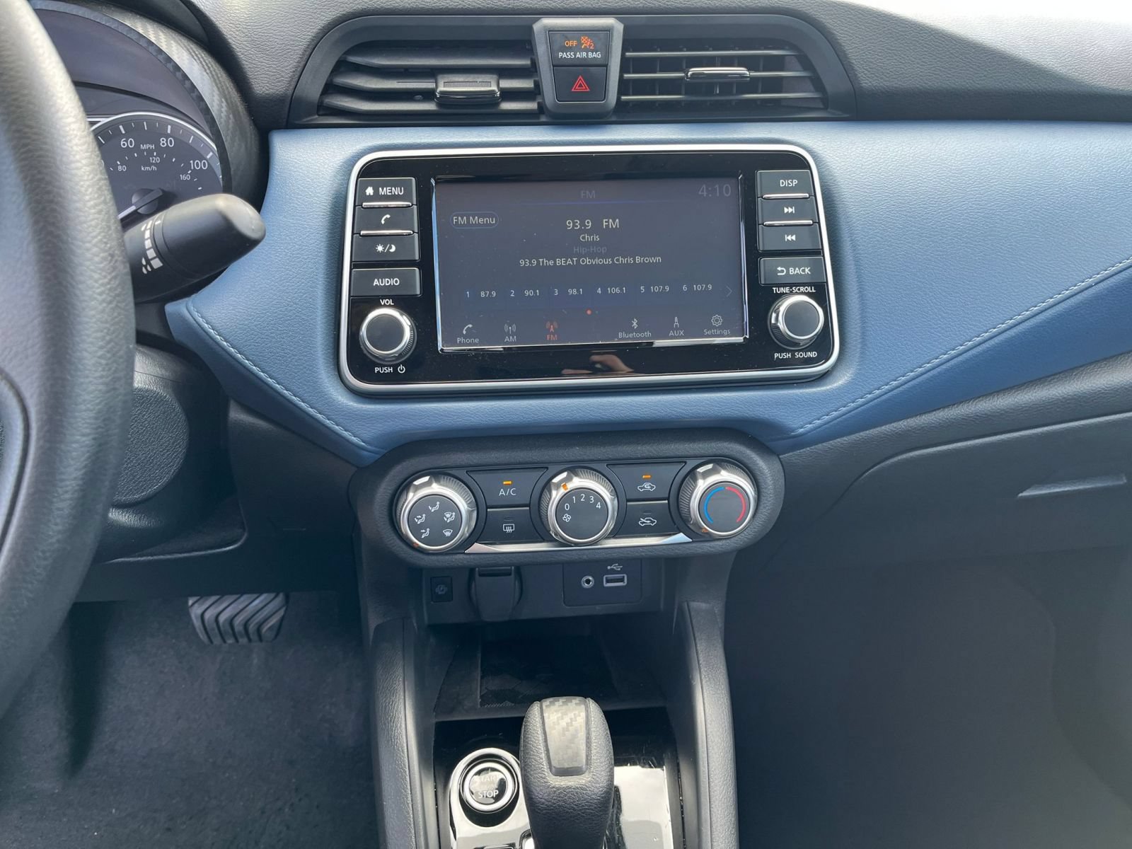 Used 2025 Nissan Versa SV FWD image 16