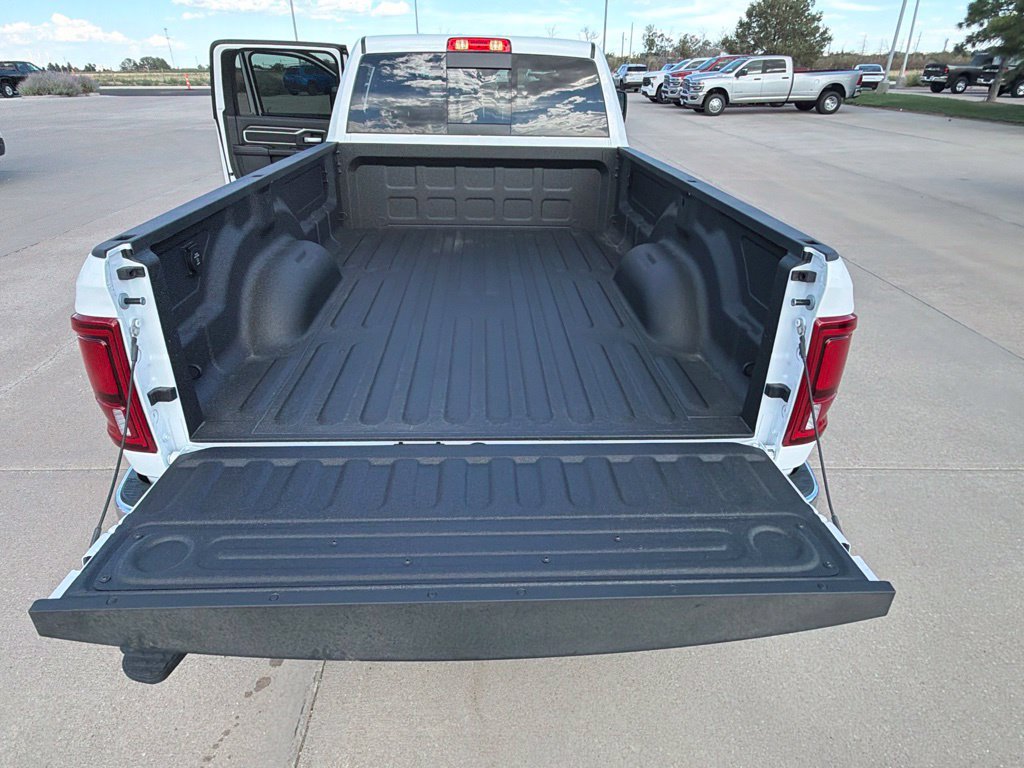 New 2027 RAM 3500 Big Horn AWD/4WD image 19