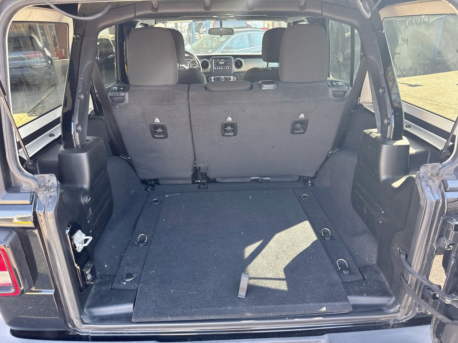 Used 2020 Jeep Wrangler Unlimited Sport S AWD/4WD image 15