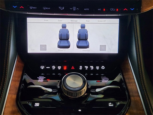 Used 2024 Jeep Grand Wagoneer Series III image 19