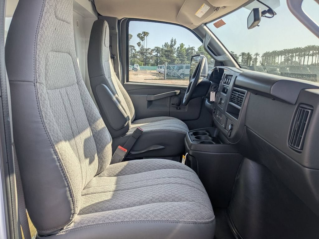New 2026 GMC Savana 3500 w/ Power Convenience Package RWD image 18