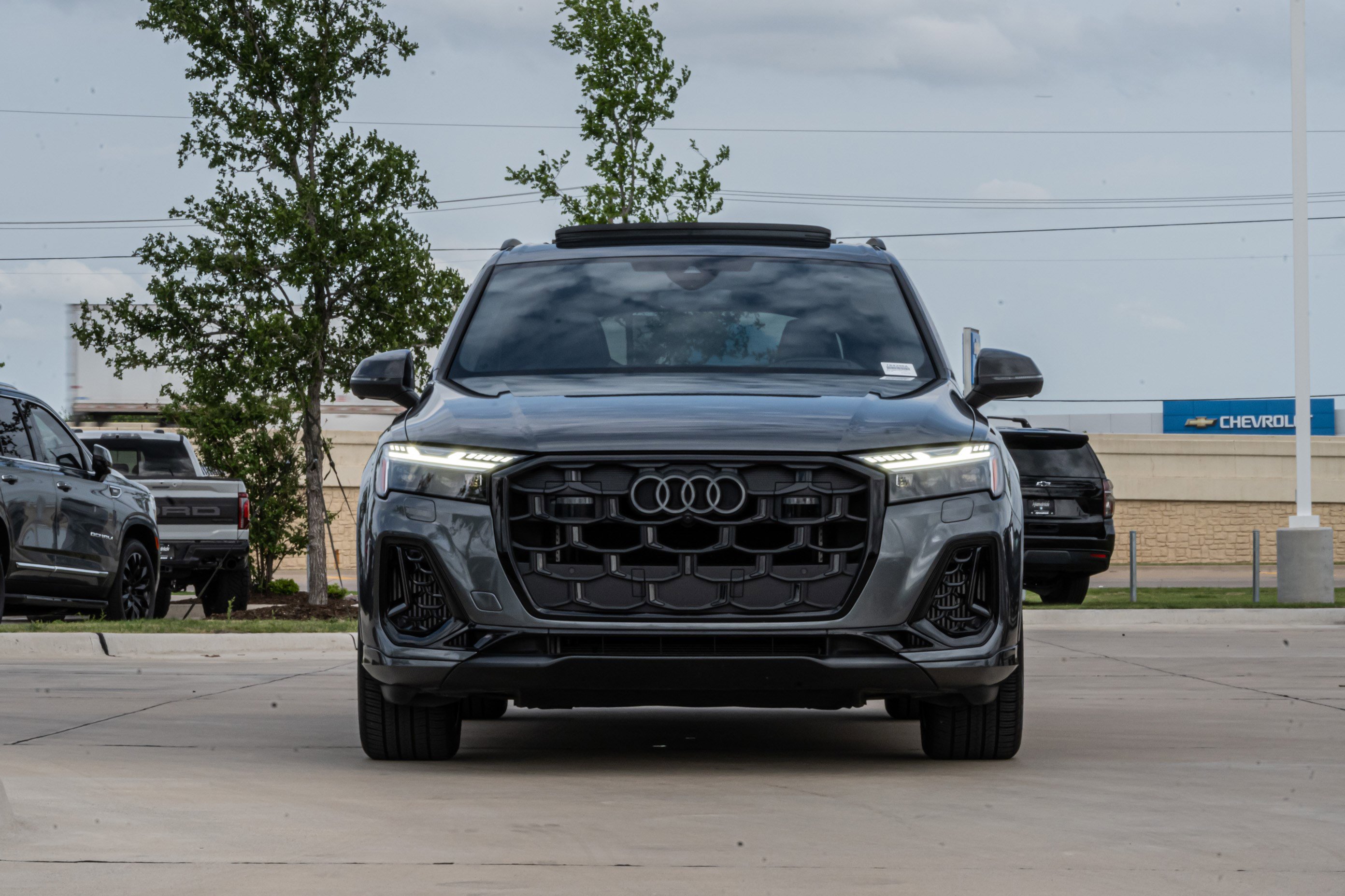 Used 2025 Audi SQ7 Prestige image 3