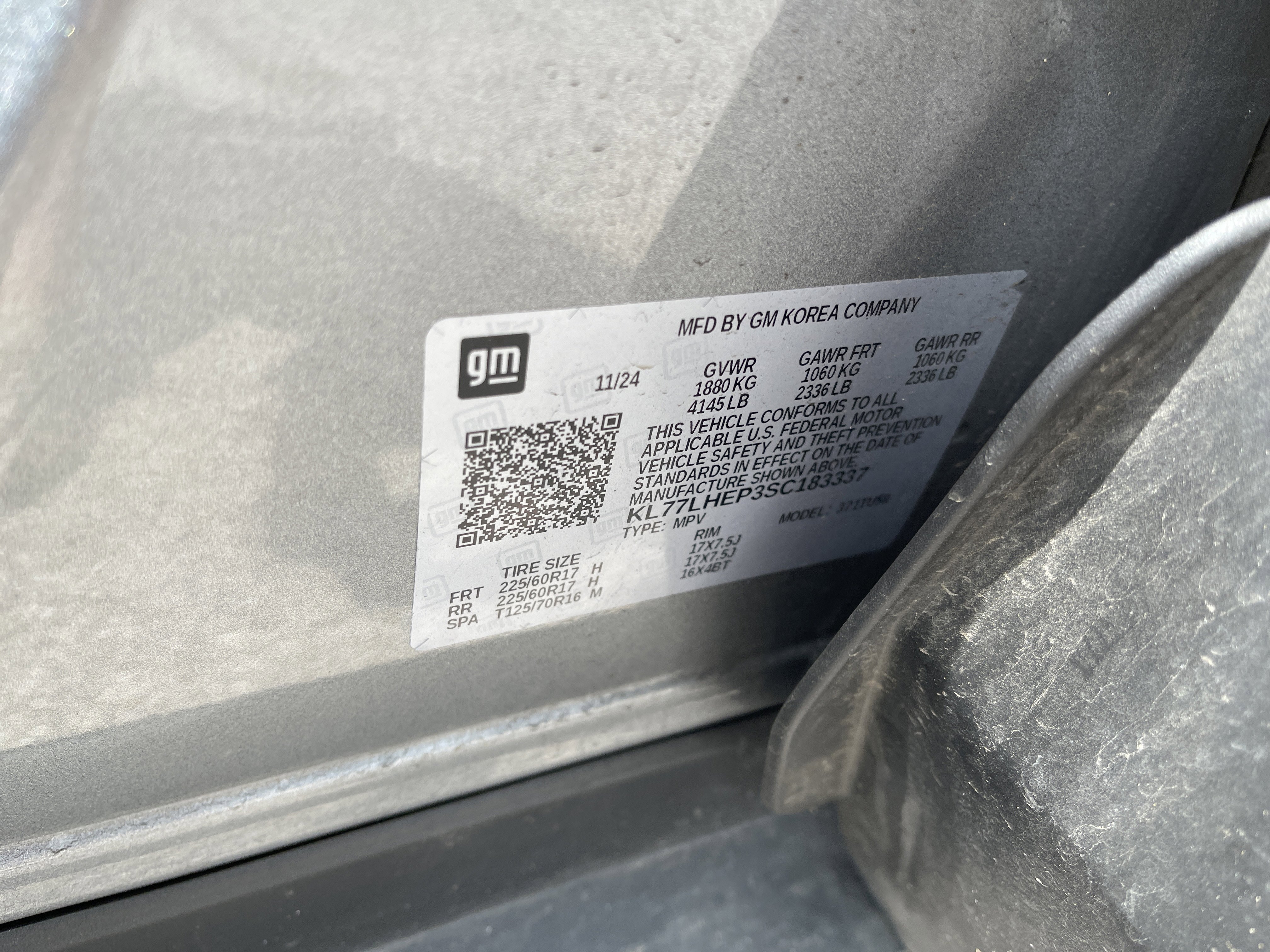 Used 2025 Chevrolet Trax LT FWD image 38