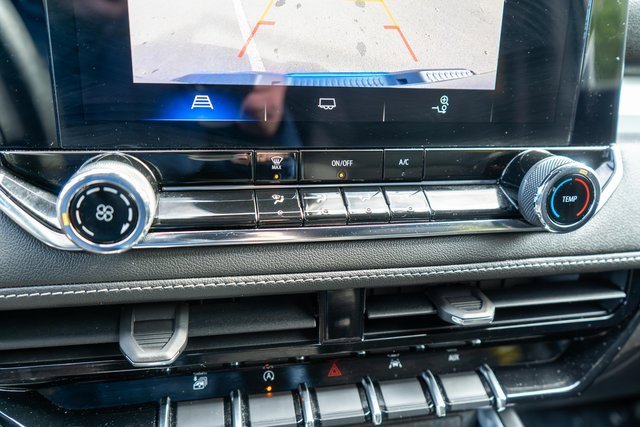 Used 2023 Chevrolet Colorado LT image 21