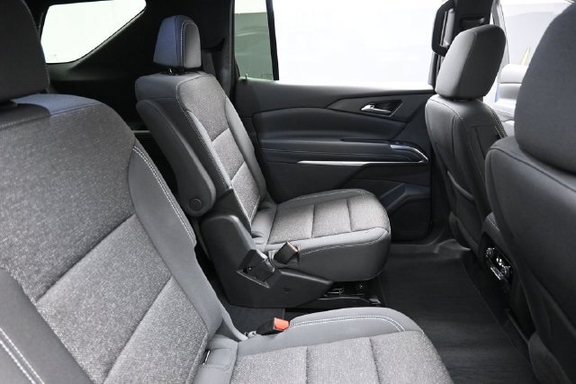 Used 2025 Chevrolet Traverse LT FWD image 31