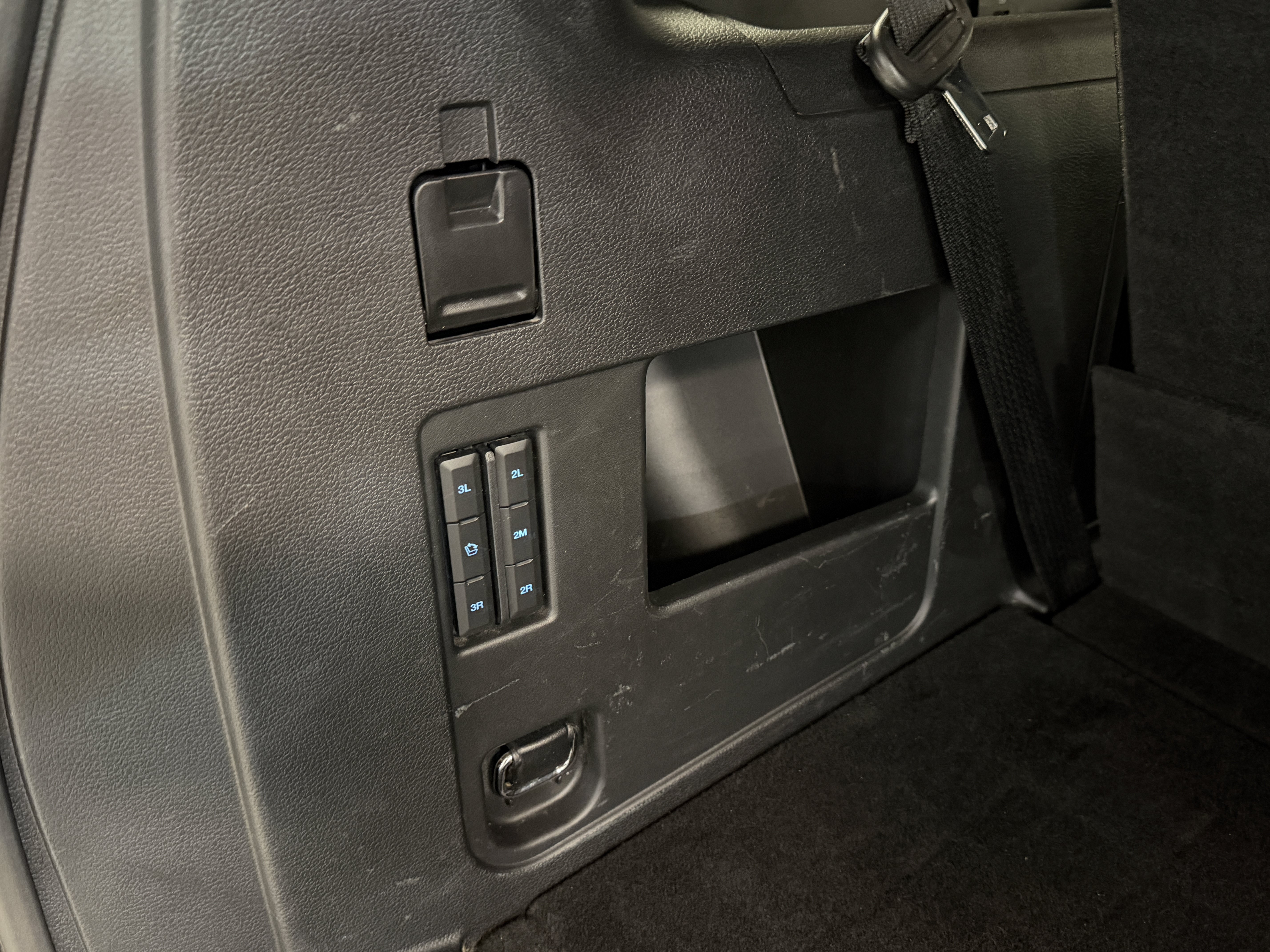 Used 2019 Ford Expedition XLT w/ Equipment Group 202A AWD/4WD image 27