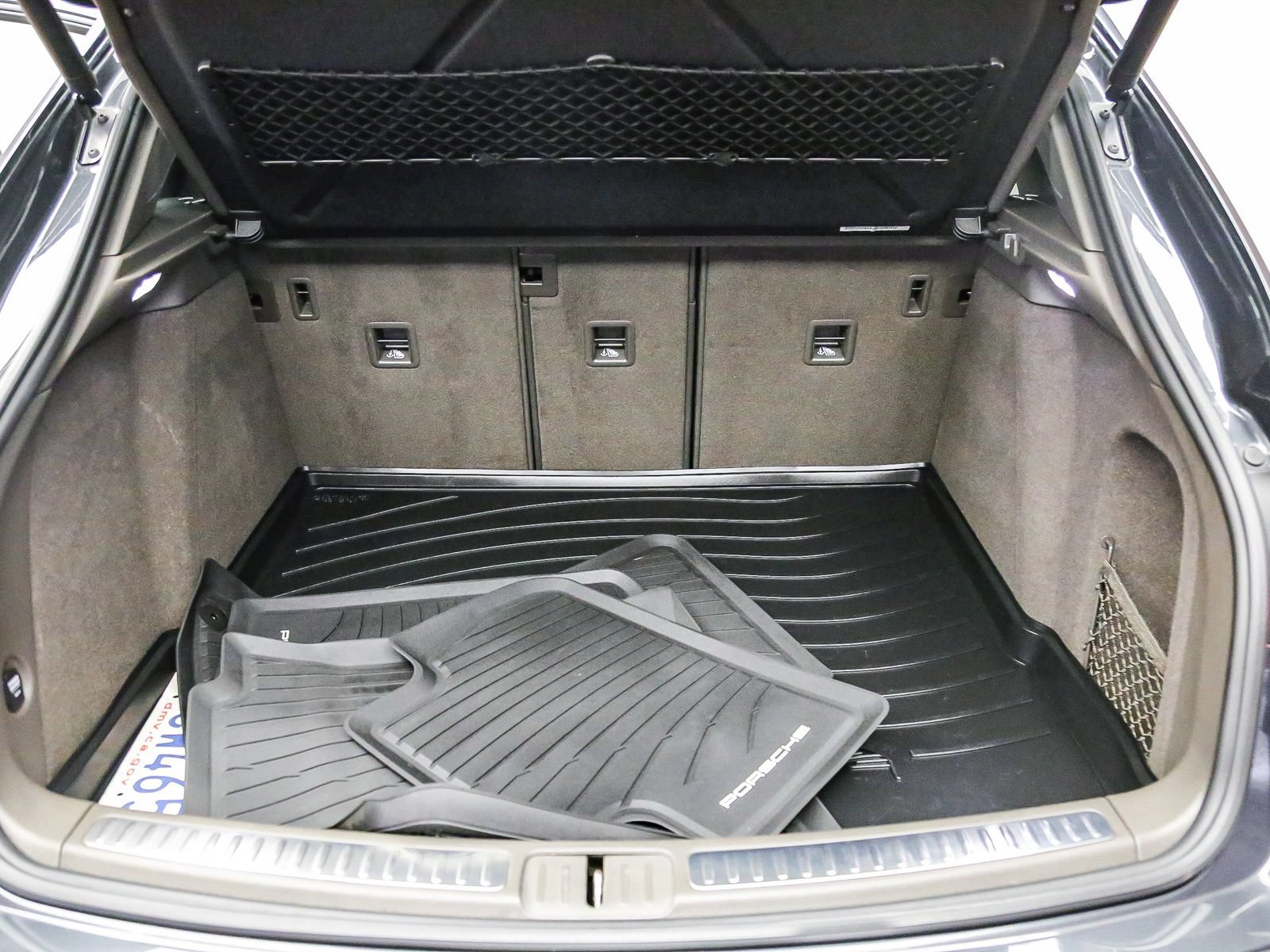 Certified 2017 Porsche Macan AWD/4WD image 30