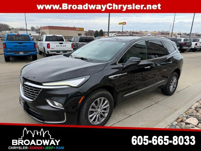 Used 2024 Buick Enclave Premium image 3