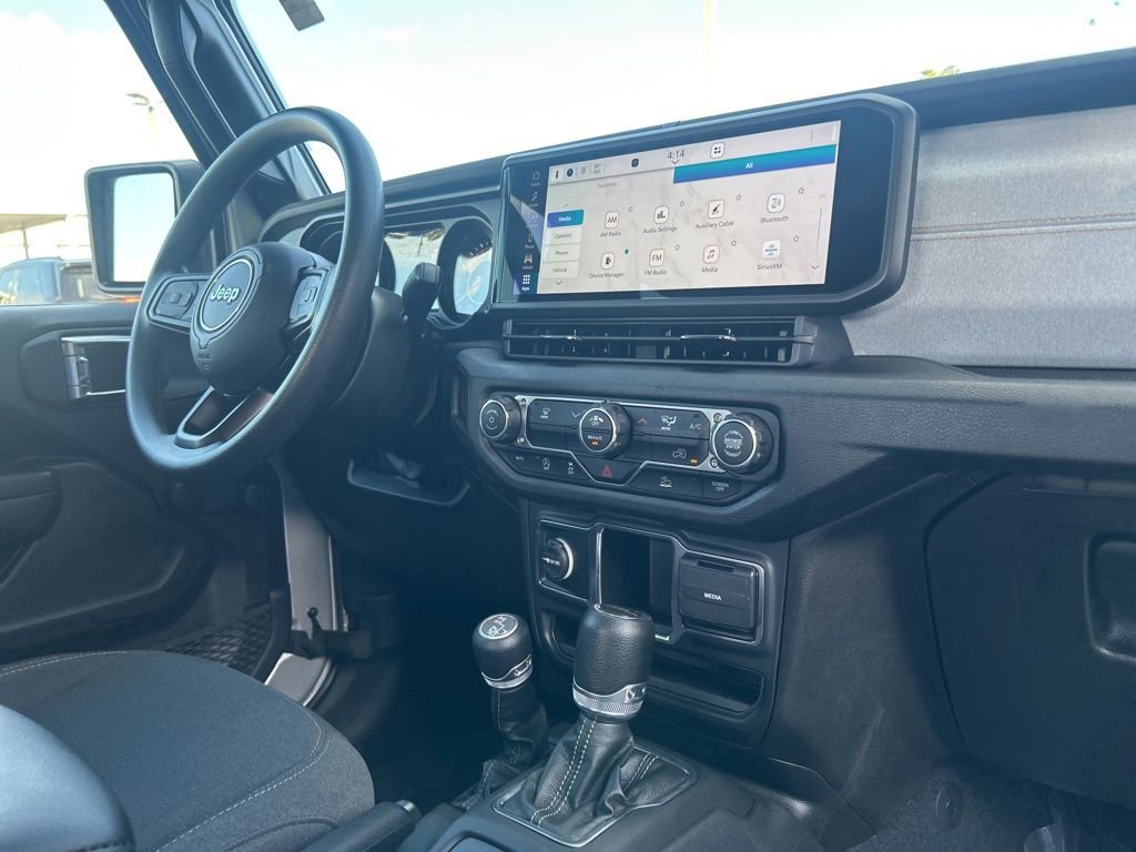 Certified 2024 Jeep Gladiator Sport image 26