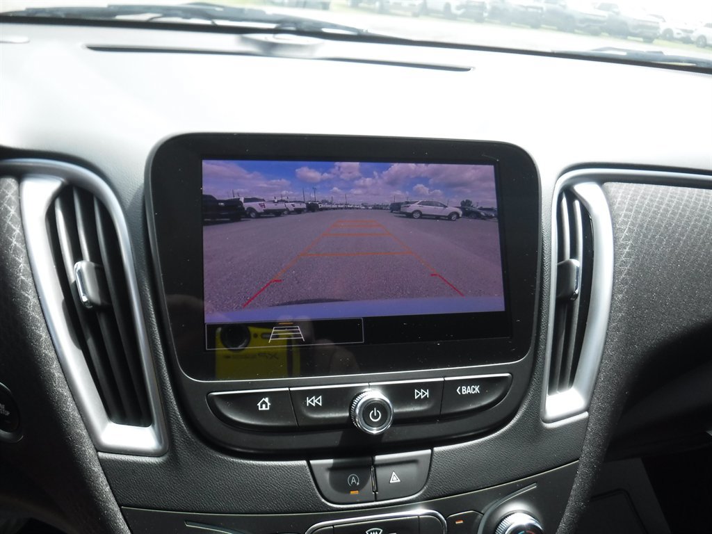 Used 2023 Chevrolet Malibu LS FWD image 12
